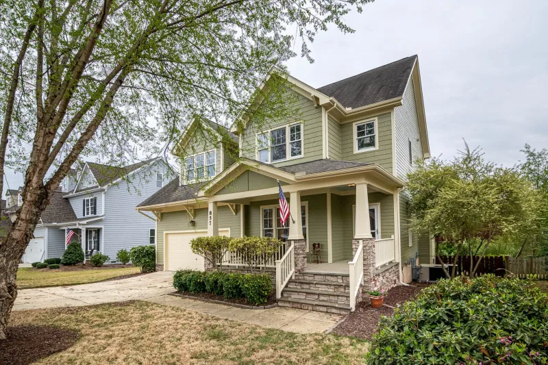 Curb Appeal or Cash Back? Which Yard Upgrades Actually Pay Off When You Sell